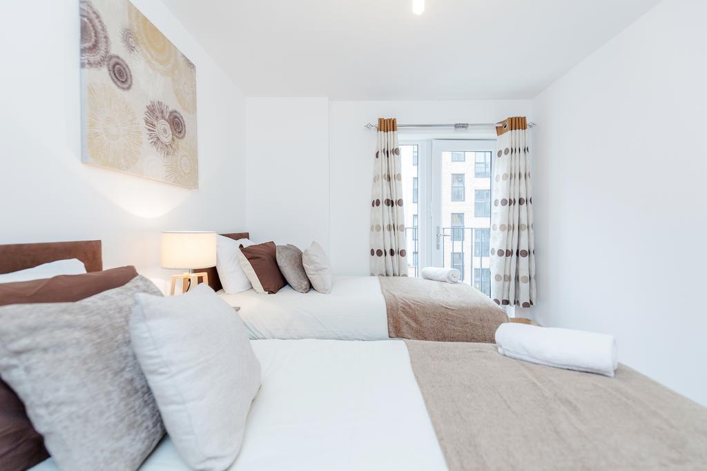 Conen Image Court Apartment รอมฟอร์ด ภายนอก รูปภาพ