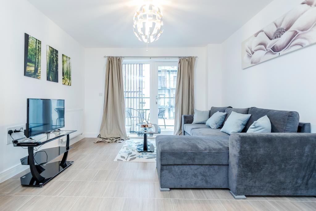Conen Image Court Apartment รอมฟอร์ด ภายนอก รูปภาพ
